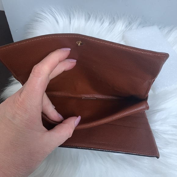 2001 authentic Louis Vuitton International Wallet - Picture 10 of 16